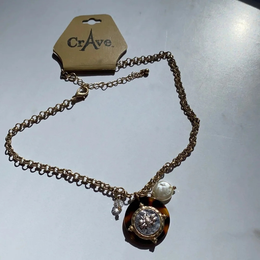 New with tags bee necklace pendant pearl crystal adjustable costume buzz beekeep